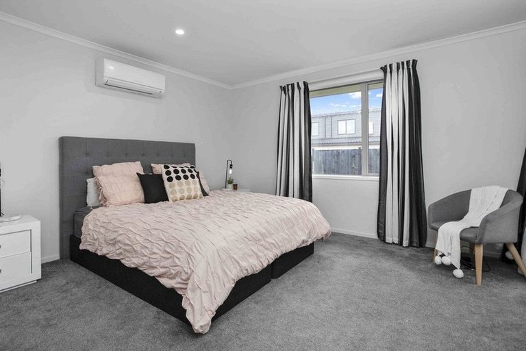 Photo of property in 21 Paso Fino Crescent, Karaka, Papakura, 2113