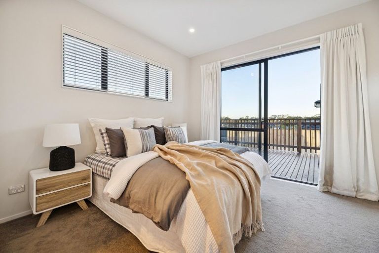 Photo of property in 5 Byron Drury Way, Riverhead, 0820