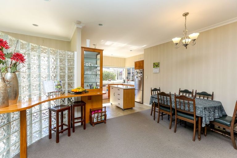 Photo of property in 275 Mangorei Road, Merrilands, New Plymouth, 4312