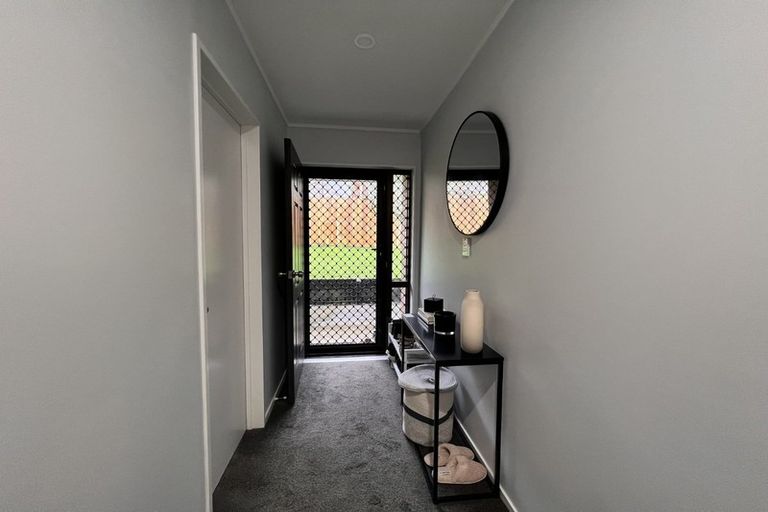 Photo of property in 3/51 Redoubt Road, Goodwood Heights, Auckland, 2105