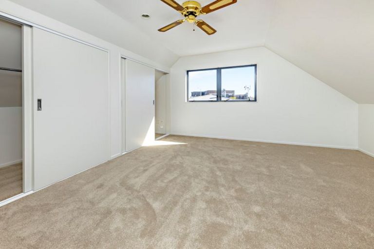 Photo of property in 2 Braeburn Place, Takanini, 2112