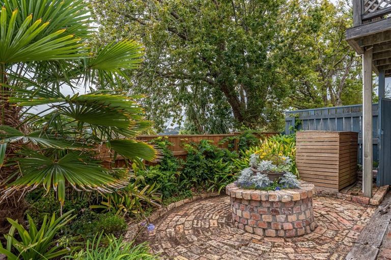Photo of property in 4 Leigh Terrace, Bayview, Auckland, 0629
