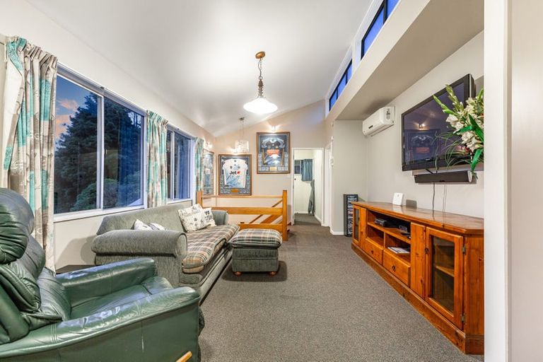 Photo of property in 1/71 Larsen Crescent, Tawa, Wellington, 5028