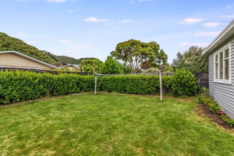 Photo of property in 37 Tuatoru Street, Eastbourne, Lower Hutt, 5013