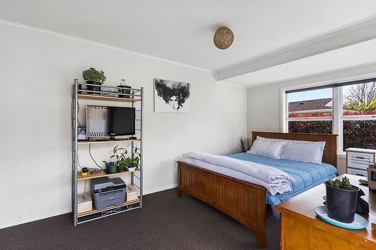 Photo of property in 24a Blanes Road, Weymouth, Auckland, 2103