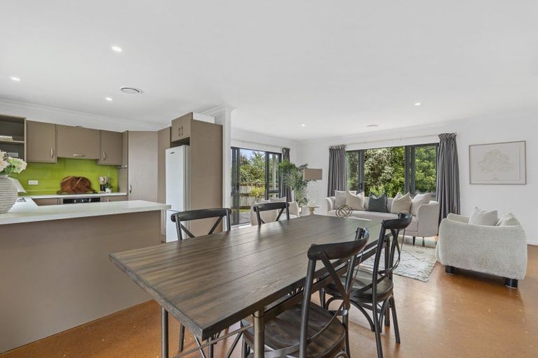 Photo of property in 1185 South Road, Oakura, 4314