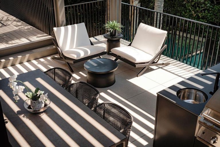 Photo of property in 1/60 Milford Road, Milford, Auckland, 0620