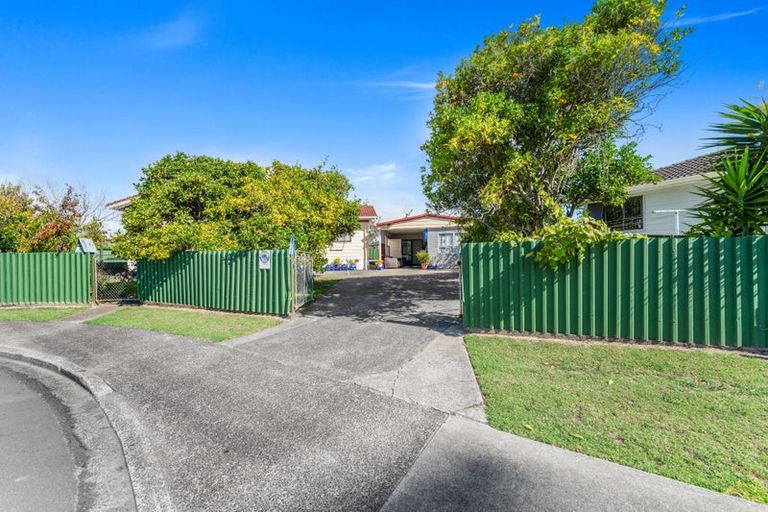Photo of property in 5 Treviso Place, Clover Park, Auckland, 2023