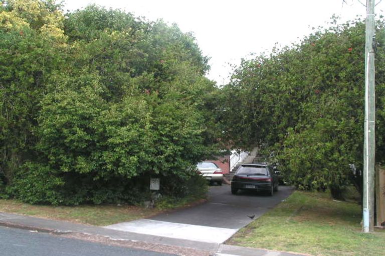 Photo of property in 35 Becroft Drive, Forrest Hill, Auckland, 0620