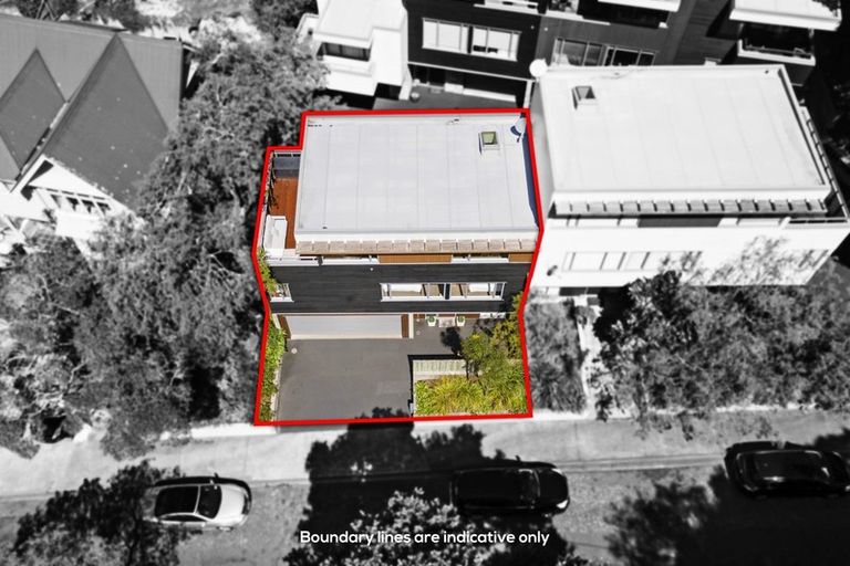 Photo of property in 35a Ngaio Road, Kelburn, Wellington, 6012