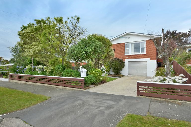 Photo of property in 93 Elwyn Crescent, Green Island, Dunedin, 9018