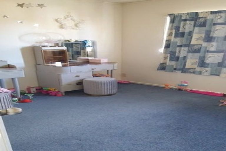 Photo of property in 3 Butia Avenue, Henderson, Auckland, 0612