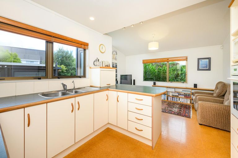 Photo of property in 3 Earl Place, Hokowhitu, Palmerston North, 4410