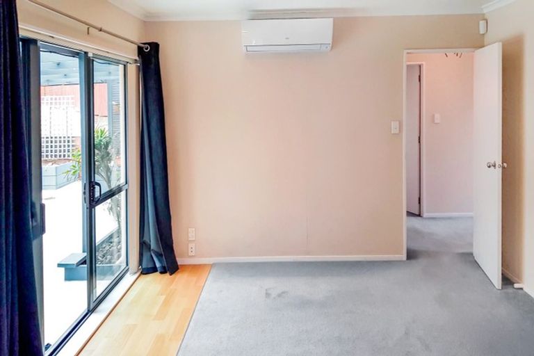 Photo of property in 15 Ashland Place, Weymouth, Auckland, 2103