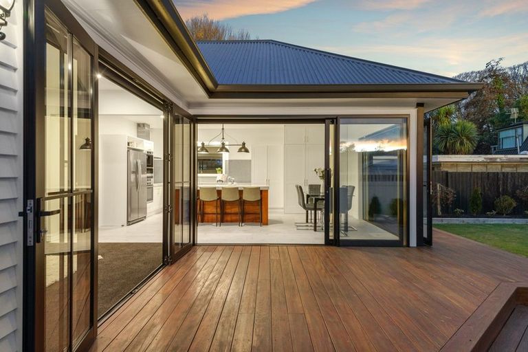 Photo of property in 36 Kahu Road, Fendalton, Christchurch, 8041