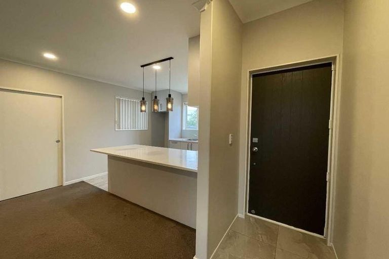 Photo of property in 23 Warbler Crescent, Papakura, 2110