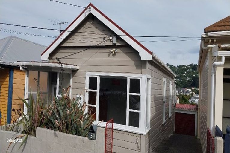 Photo of property in 15 Herald Terrace, Berhampore, Wellington, 6023