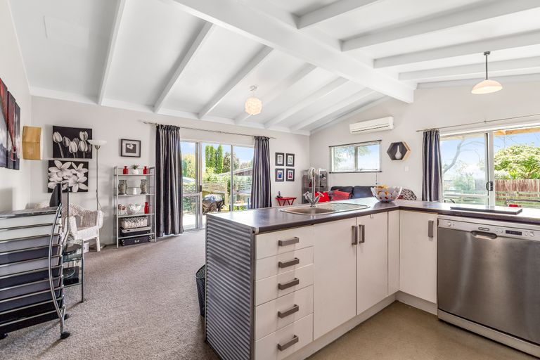 Photo of property in 21 Cypress Place, Owhata, Rotorua, 3010