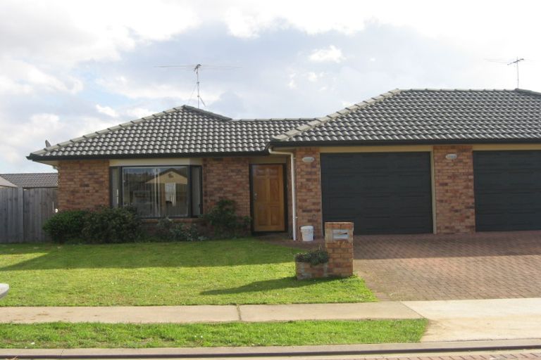 Photo of property in 14 Belcoo Crescent, East Tamaki, Auckland, 2013