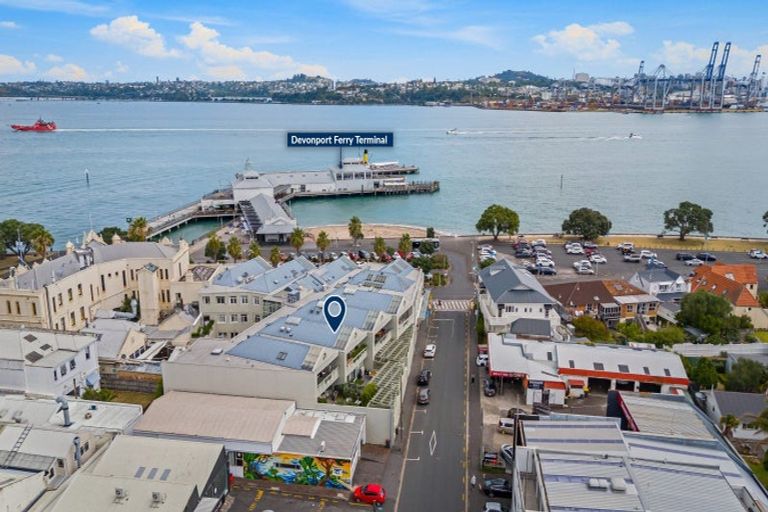 Photo of property in 2d/2 Queens Parade, Devonport, Auckland, 0624