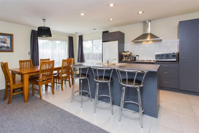 Photo of property in 41b Woodglen Road, Glen Eden, Auckland, 0602