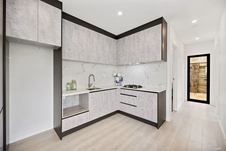 Photo of property in 7 Crows Road, Swanson, Auckland, 0614