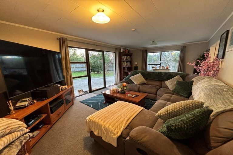 Photo of property in 208 Te Moana Road, Waikanae, 5036