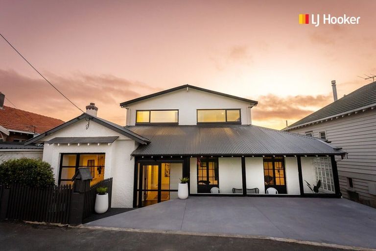 Photo of property in 71 Eglinton Road, Mornington, Dunedin, 9011