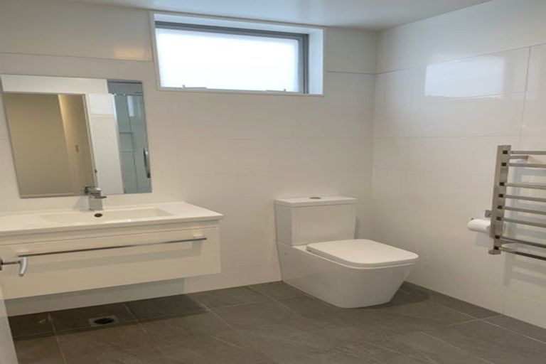 Photo of property in 352 Queens Drive, Lyall Bay, Wellington, 6022