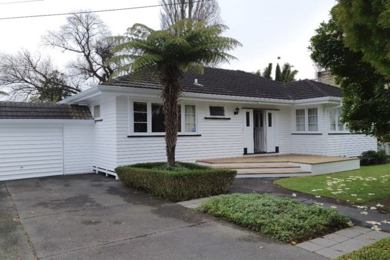 Photo of property in 9 Minchin Crescent, St Andrews, Hamilton, 3200