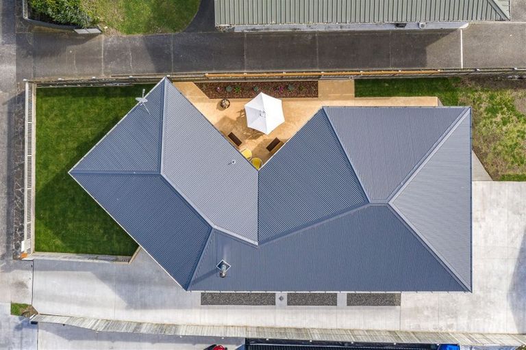 Photo of property in 98 Matai Street, Castlecliff, Whanganui, 4501