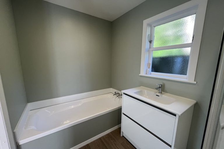 Photo of property in 546 Stokes Valley Road, Stokes Valley, Lower Hutt, 5019