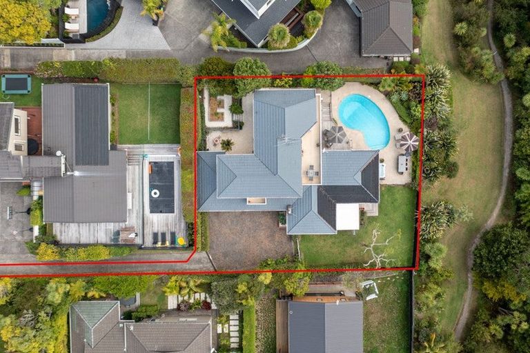 Photo of property in 74 Aberdeen Road, Campbells Bay, Auckland, 0620