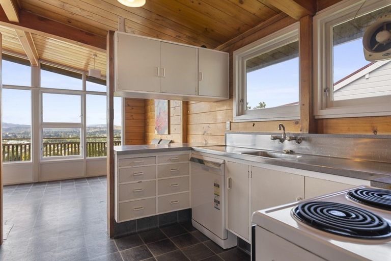 Photo of property in 25 Russell Crescent, Western Heights, Rotorua, 3015