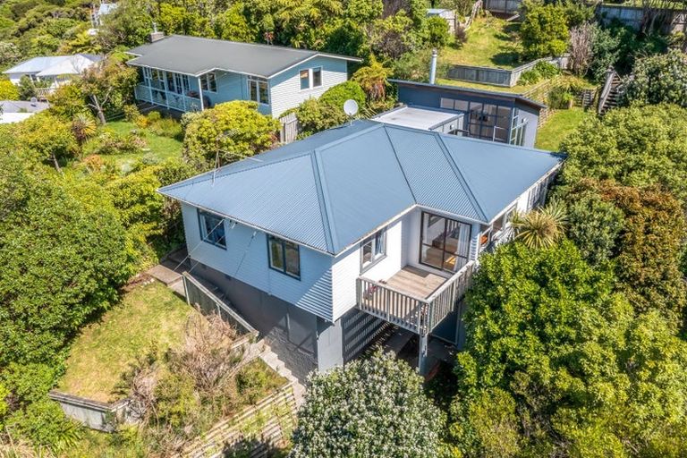 Photo of property in 8 Muri Road, Pukerua Bay, 5026