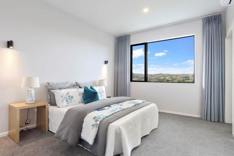 Photo of property in 7 James Elliot Way, Pokeno, 2402