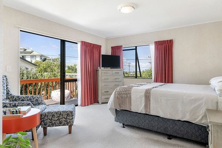 Photo of property in 4 Shakespear Road, Army Bay, Whangaparaoa, 0930