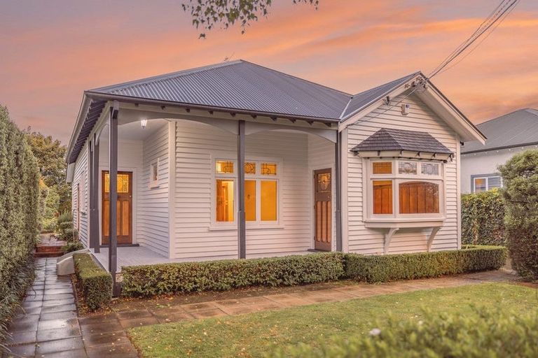 Photo of property in 48 Woodville Street, Edgeware, Christchurch, 8013