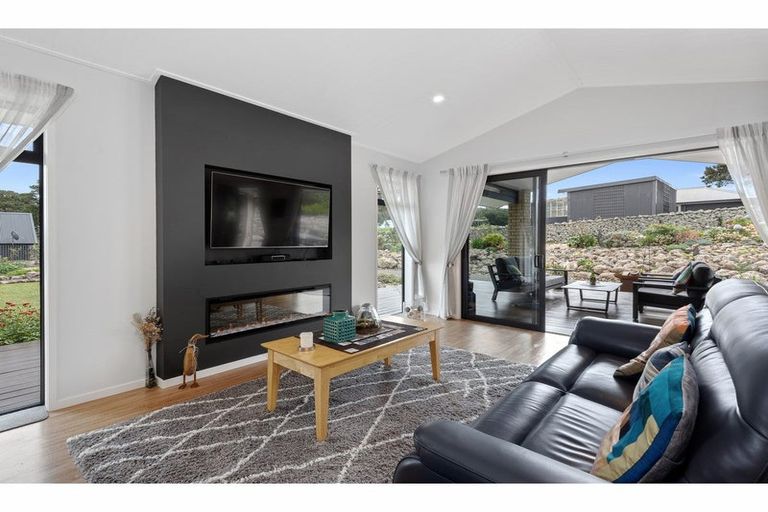 Photo of property in 21 Capstone Place, Te Kamo, Kamo, 0185