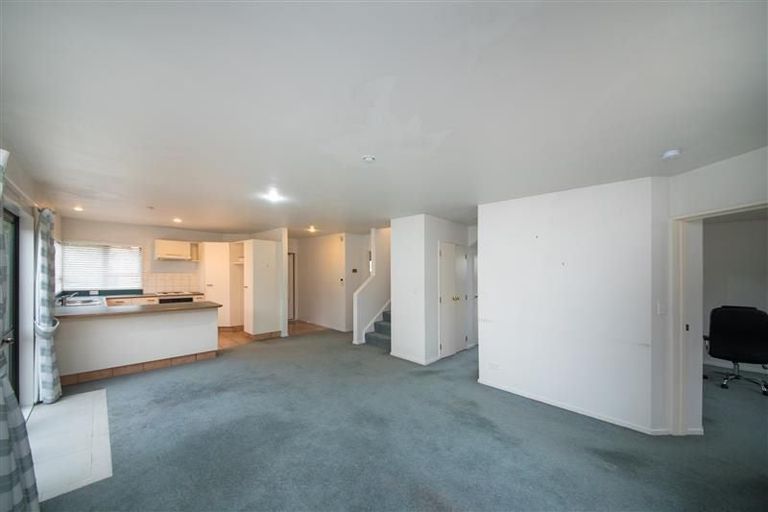 Photo of property in 32 Stewart Crescent, Hokowhitu, Palmerston North, 4410