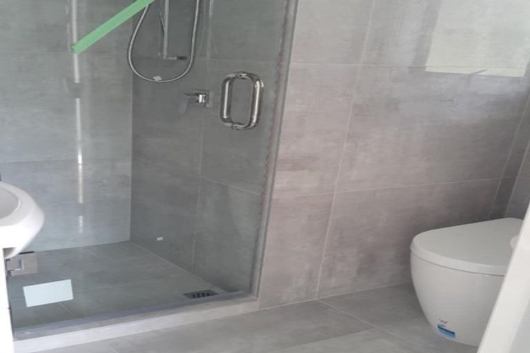 Photo of property in 82 Powrie Street, Glenfield, Auckland, 0629