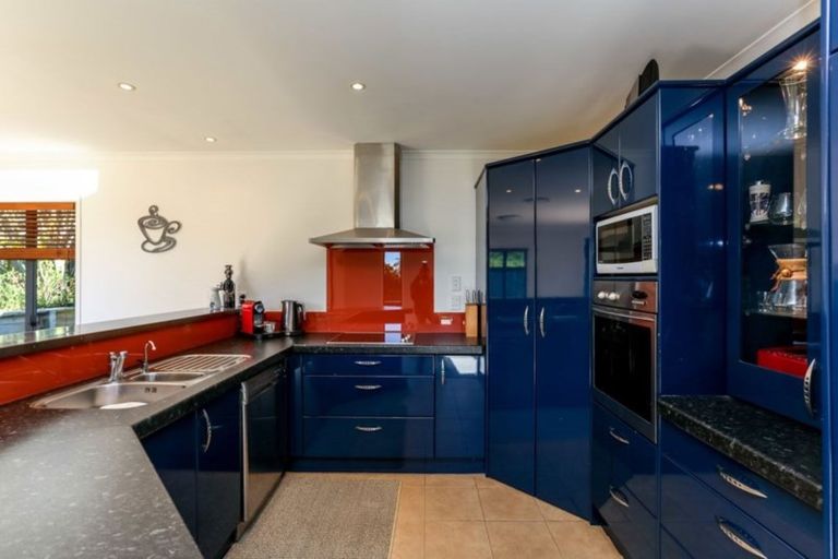 Photo of property in 14 Tupare Place, Highlands Park, New Plymouth, 4312