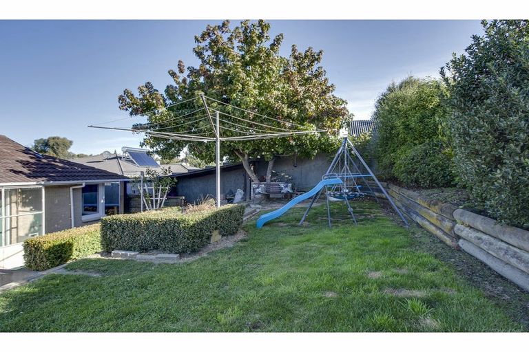 Photo of property in 16 Clyde Carr Crescent, Waimataitai, Timaru, 7910