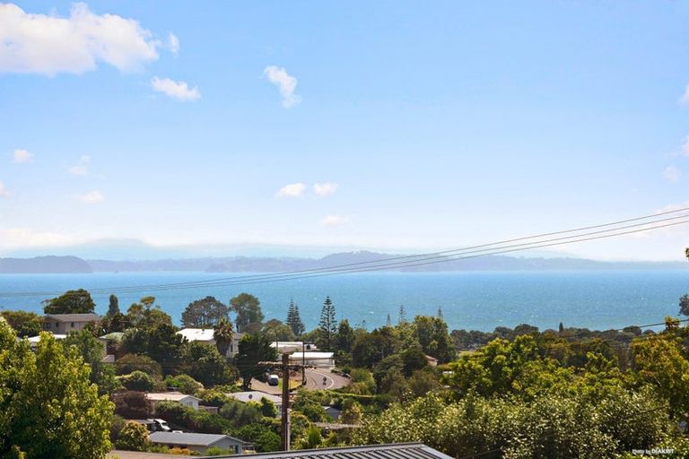 Photo of property in 1 Moera Place, Stanmore Bay, Whangaparaoa, 0932