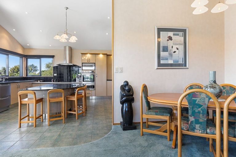 Photo of property in 3 Fairfax Terrace, Frankleigh Park, New Plymouth, 4310