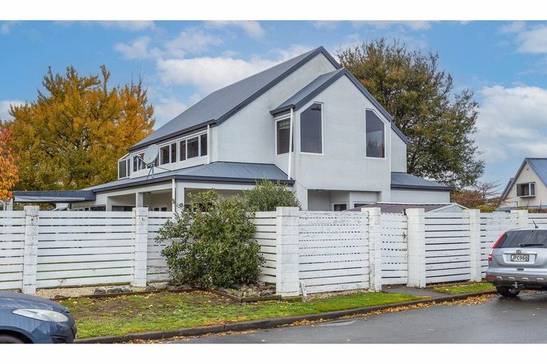Photo of property in 3 Quirk Place, Sockburn, Christchurch, 8042