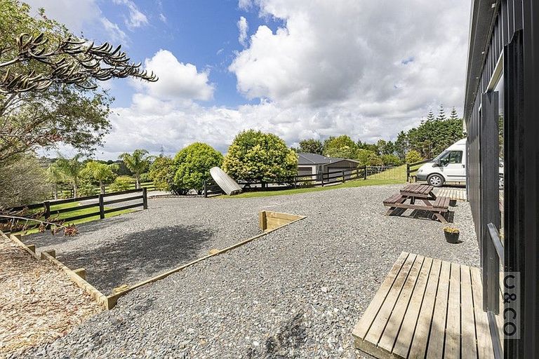 Photo of property in 371 Old North Road, Kumeu, 0892
