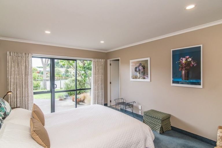 Photo of property in 17 Lorna Irene Drive, Raumati South, Paraparaumu, 5032