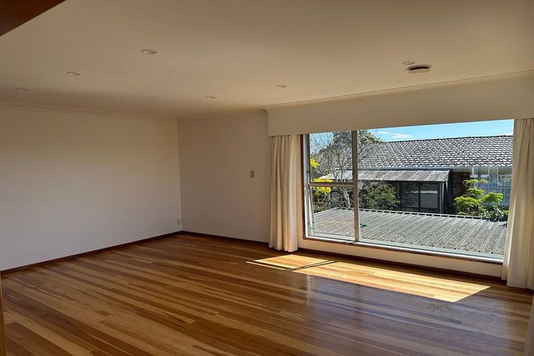 Photo of property in 12a Westwell Road, Belmont, Auckland, 0622