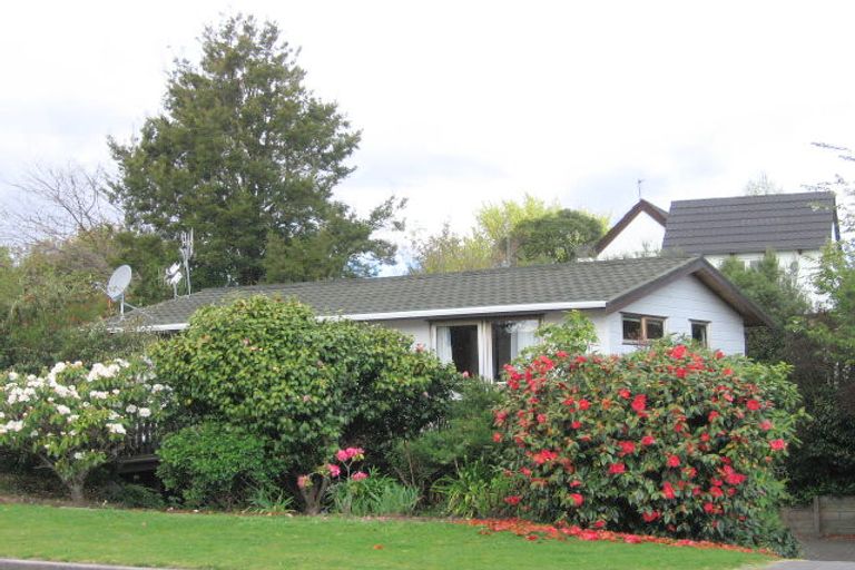 Photo of property in 27 Titoki Avenue, Waipahihi, Taupo, 3330